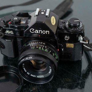 Cámara Fotográfica Canon A-1 con Lente FD 50mm - imagen 2