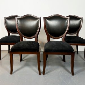 Lote siguiente: Juego de 4 Sillas Estilo Inglés Modernas Tapizadas en Pana y Cuero Negro con Tachas de Bronce