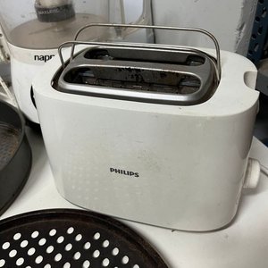Lote de Electrodomésticos: Cafetera, Jarra Eléctrica, Tostadora Philips, Picadora Nappo y 2 Torteras - imagen 7