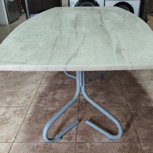Lote anterior: Mesa Ovalada con Tapa de Mármol Macizo y Base Metálica