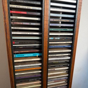 Organizador de CDs en Madera con Gran Cantidad de Música Variada - imagen 4