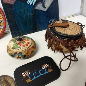 Lote Variado: Termo Acero, Posa Vasos, Plato Decorativo Perú, Caracoles y Adornos - imagen 5
