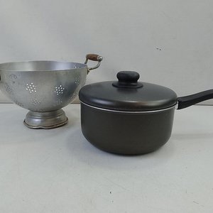 Lote anterior: Escurridor de Aluminio Puro con Logo Mariposa y Olla con Tapa