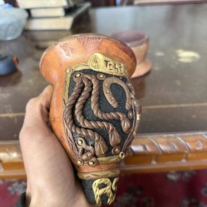 Mate y Posa Mate de Madera con Motivos Criollos y Gauchos - imagen 3
