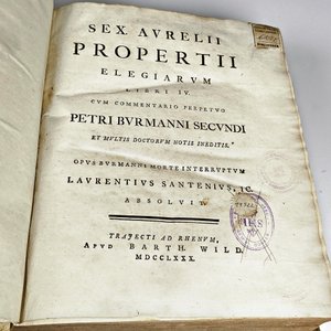 Libro Antiguo en Latín de 1780 con Grabado en Tapa - imagen 3