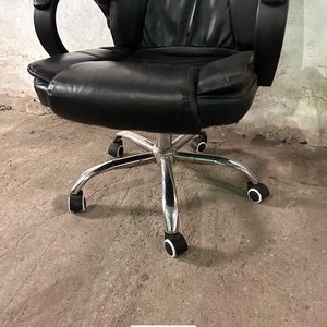 Silla de Escritorio Negra con Ruedas - imagen 3