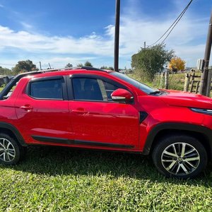 Camioneta Fiat Strada Freedom 2021 Roja - imagen 3