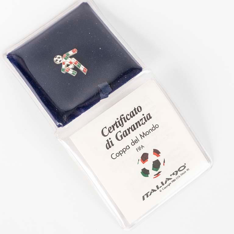 Lote anterior: Prendedor de bronce y esmalte Mundial Italia 90