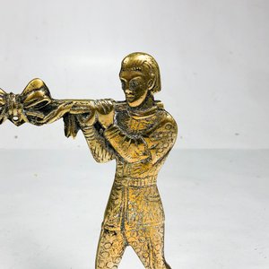 Figura de Bronce: Dos Personajes Sosteniendo un Lazo - imagen 4