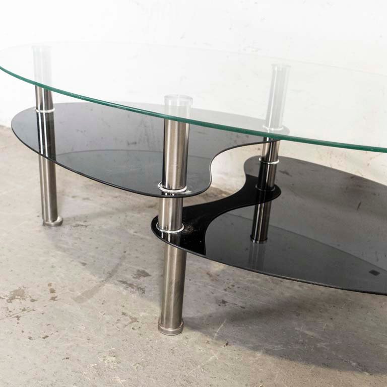 Mesa de living oval con patas cromadas y estantes de vidrio - imagen 3