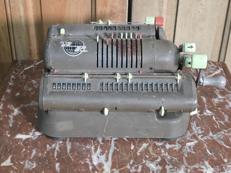Calculadora Mecánica Remington Frankfurt A.M.
