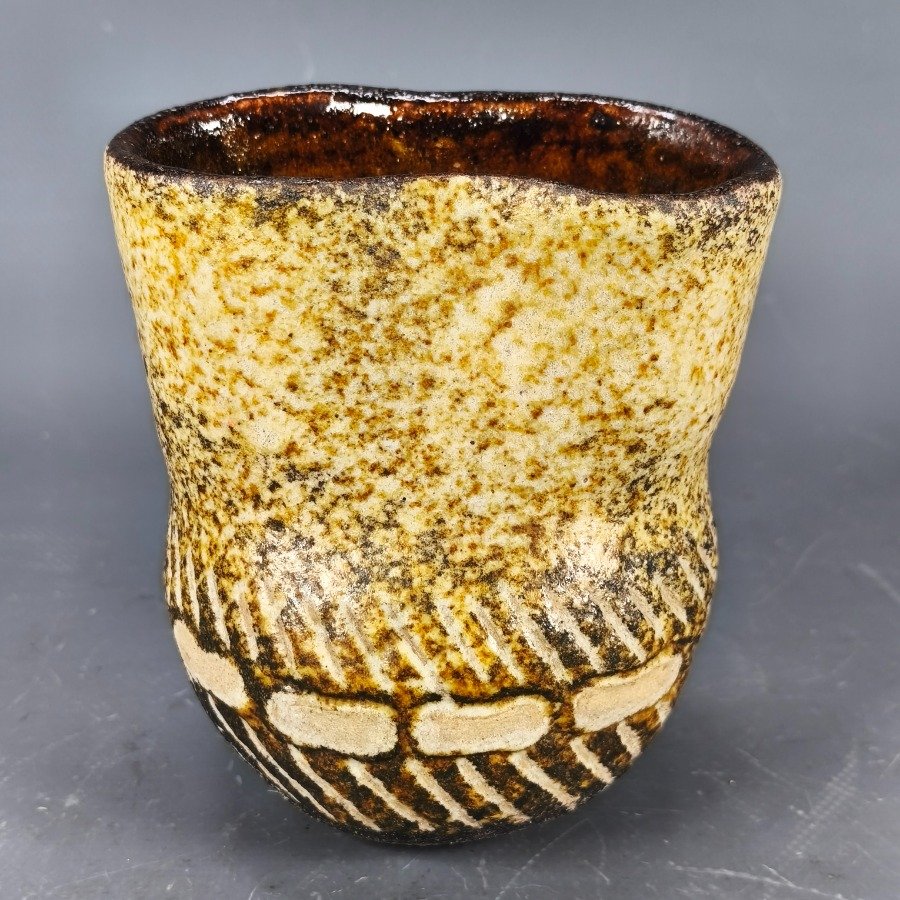 Item 18762 - Image 0