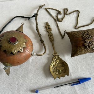 Lote de Piezas Decorativas y Utilitarias en Bronce y Cobre - imagen 2