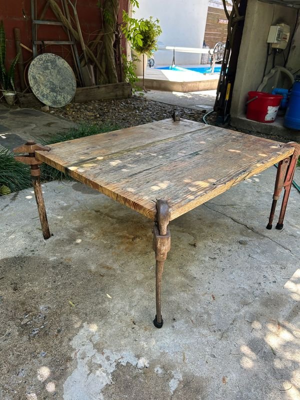 Lote siguiente: Mesa ratona rústica muy original y particular