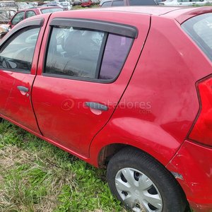 Renault Sandero 205 Rojo - Vehículo para repuestos o chatarra - imagen 2