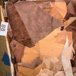 Lote de Retazos de Cuero en Varios Tonos para Artesanos - imagen 6