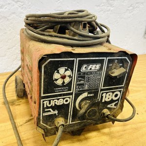 Lote #066 – Soldadora eléctrica Cifes – no se probó - imagen 2