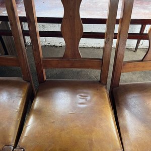Juego de 3 Sillas de Madera con Tapizado en Cuero - imagen 2