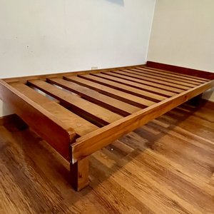 Cama de 1 Plaza en Madera Maciza - Impecable Estado - imagen 4