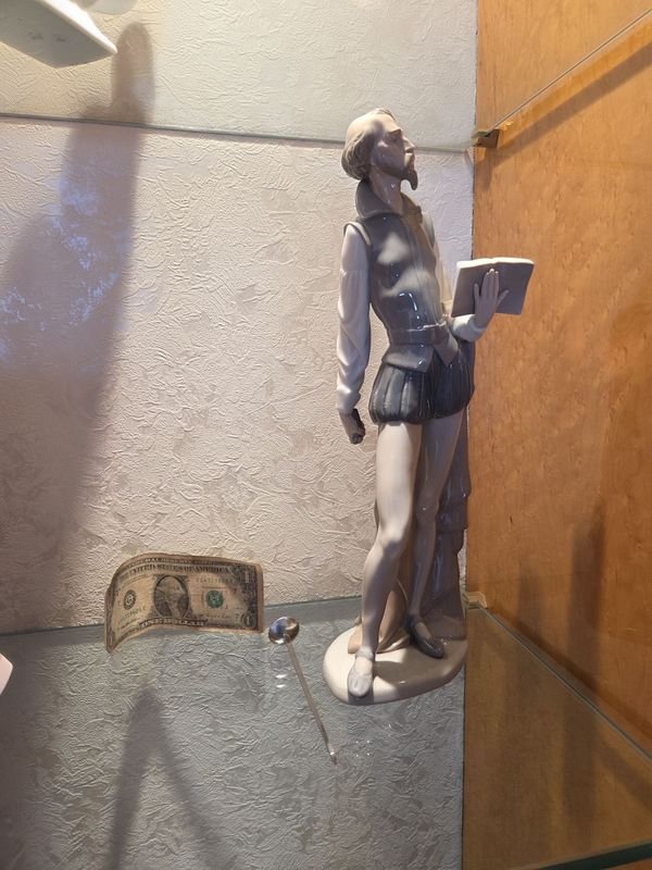 Item 879256 - Image 1