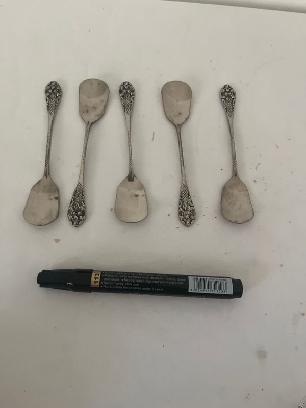 Cucharas de plata con adornos - imagen 2