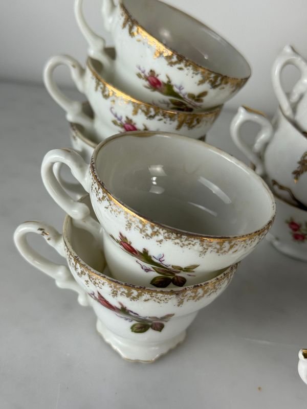 Lote de porcelanas alemanas y japonesas con detalles florales - imagen 7