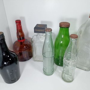 Lote de Botellas Variadas: Coca-Cola, Marnier Lapostolle y Más - imagen 3