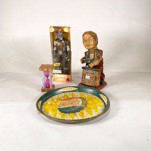 Lote de Colección: Bandeja Pepsi-Cola Antigua, Figura Fortnite, Bartender Mecánico y Reloj de Arena - imagen 1