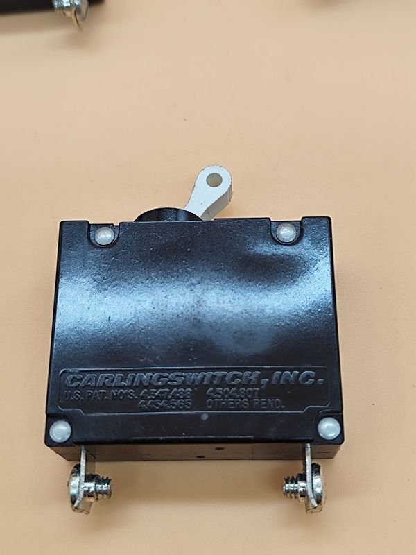 Disyuntor de panel Seachoice de diferentes amperios - imagen 6