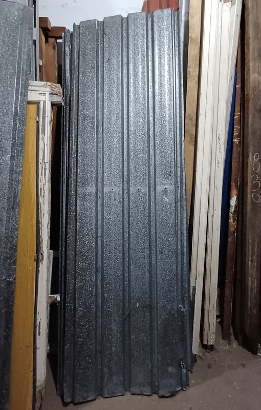 Chapas de acero galvanizado trapezoidales en buen estado