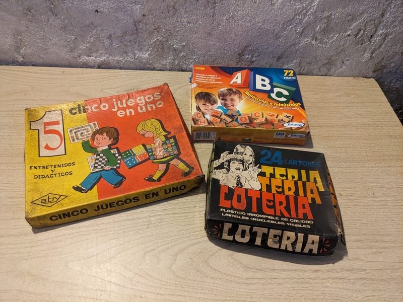 Lote siguiente: Juegos en caja y Juego de cartas
