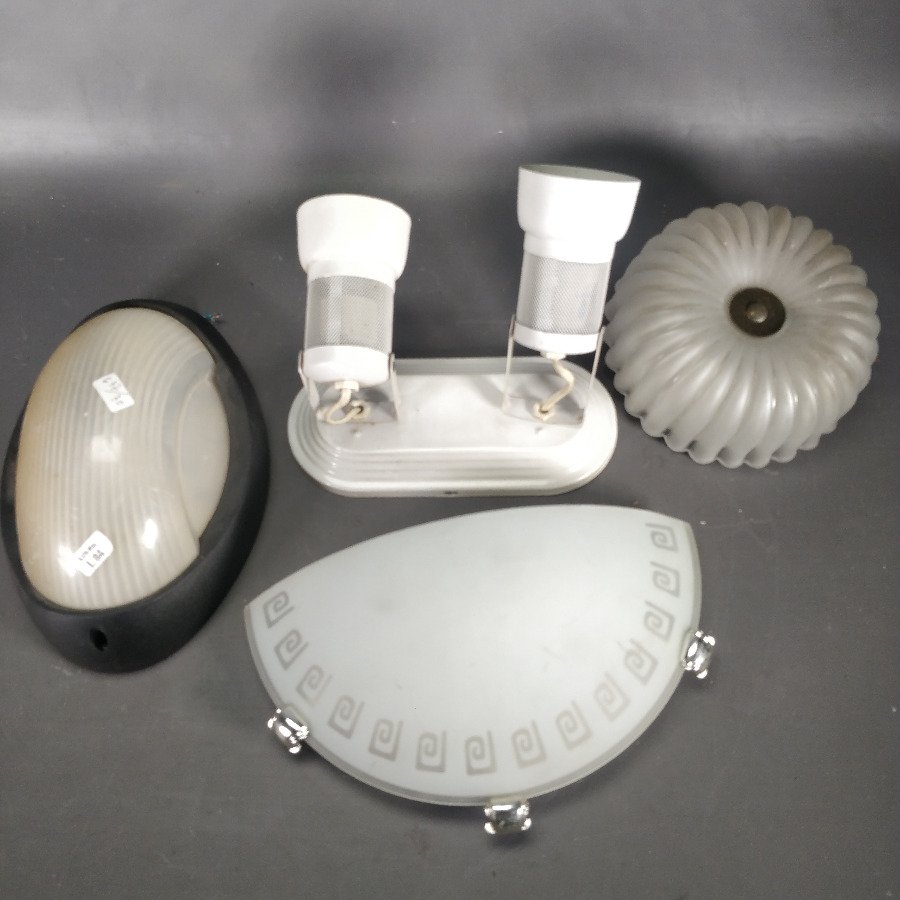 Lote de 4 Apliques de Iluminación: Plafón, Media Luna, Tortuga y Spots