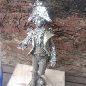 Figura Histórica Napoleónica en Metal Plateado y Base de Mármol - imagen 2