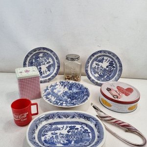 Lote de 9 Piezas: Vajilla Oxford, Tarros, Taza Coca-Cola y Utensilio Metálico - imagen 2