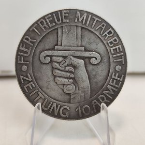 Lote siguiente: Medalla Conmemorativa 2ª Guerra Mundial - Décimo Ejército Alemán con Soporte
