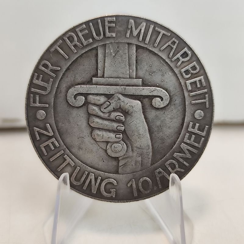 Medalla Conmemorativa 2ª Guerra Mundial - Décimo Ejército Alemán con Soporte
