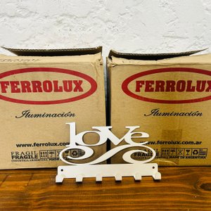 Lote #020 – 33 perchero de chapa Ferrolux - imagen 1