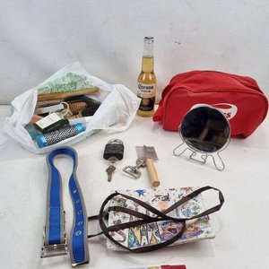 Lote siguiente: Lote Surtido: Artículos de Higiene, Cuidado de Mascotas y Varios