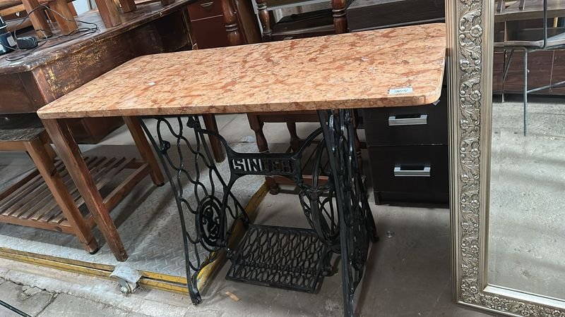 MESA PATA MAQUINA DE COSER SINGER TAPA EN MARMOL
