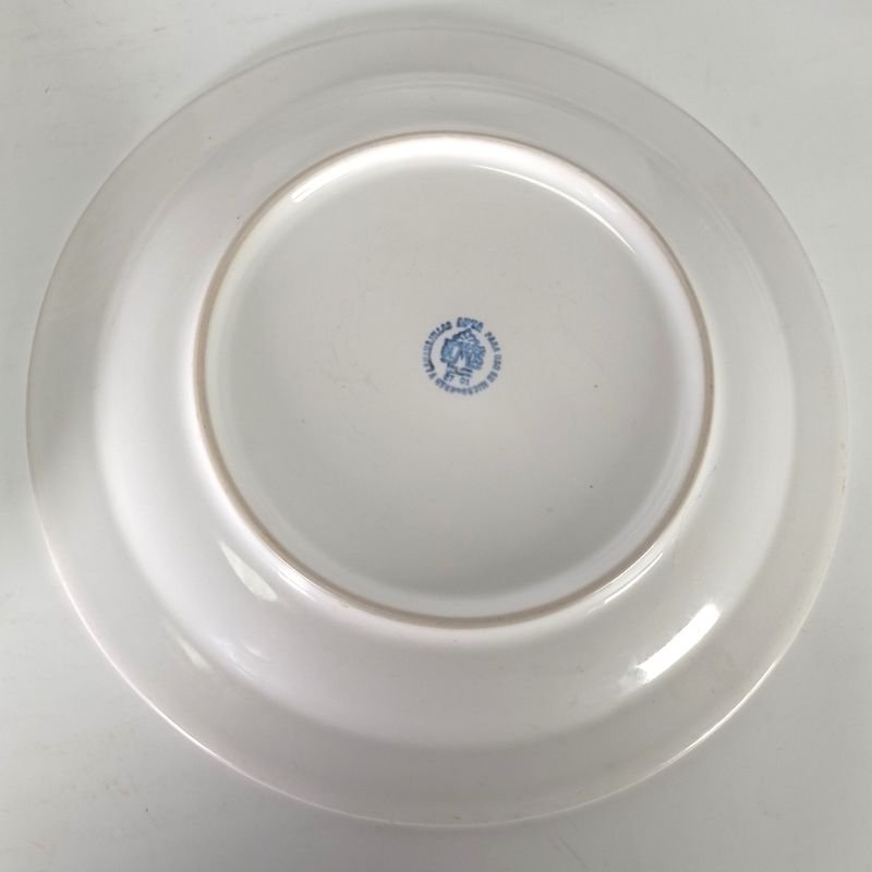 Platos llanos en porcelana Olmos con publicidad de La casa Violeta - imagen 3