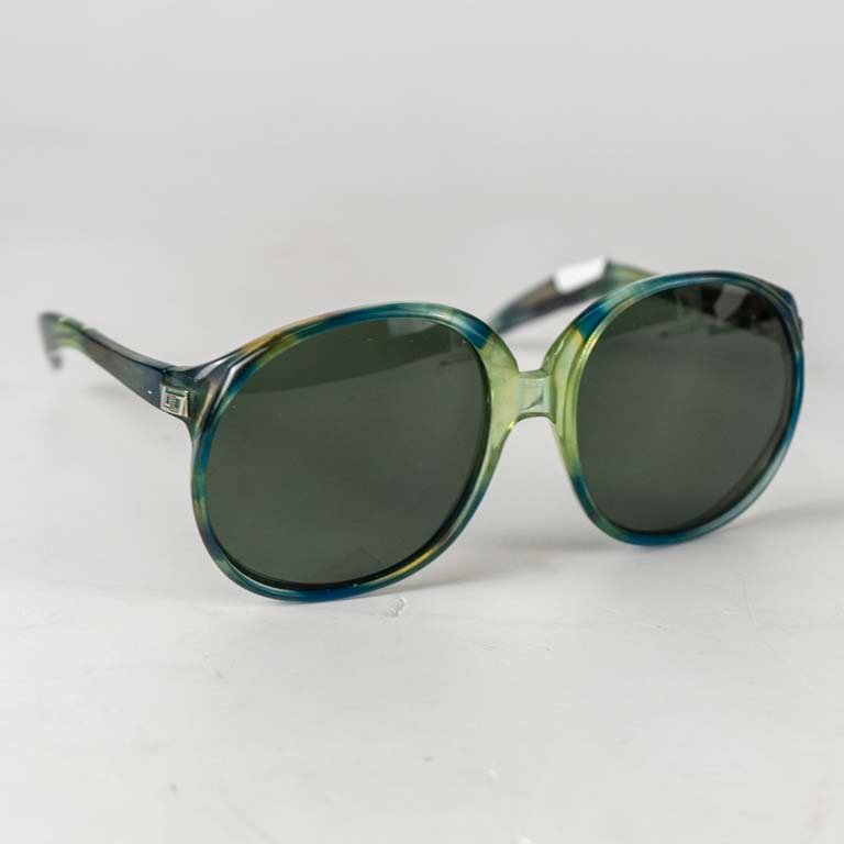 Lote anterior: Par de lentes de sol Lozza con detalles