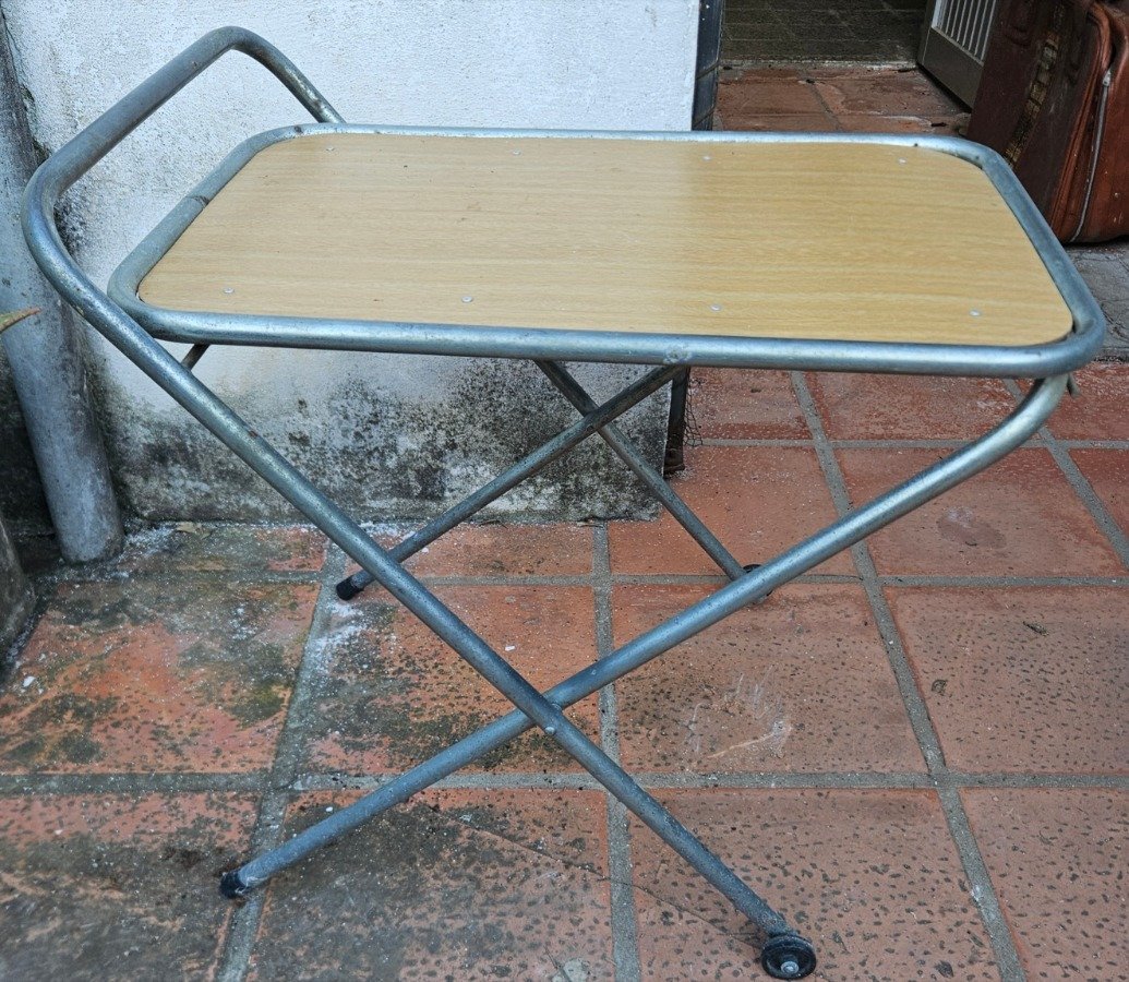 Mesa Auxiliar Plegable Metálica con Tapa de Madera