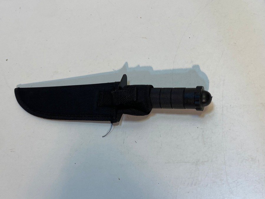 Cuchillo de monte con funda negra - imagen 5