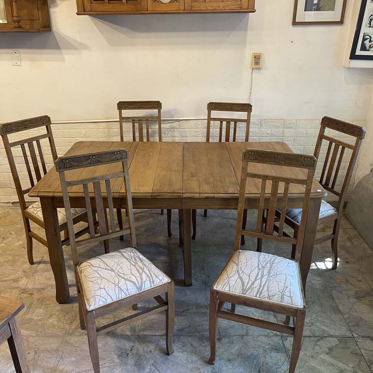 Mesa de comedor en roble con pata central y 2 alargues y 6 sillas tapizadas - Medidas: 163x100x77cm