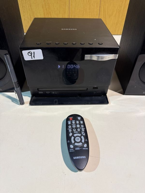 Mini Componente Samsung con Radio, CD y USB, Incluye Control Remoto