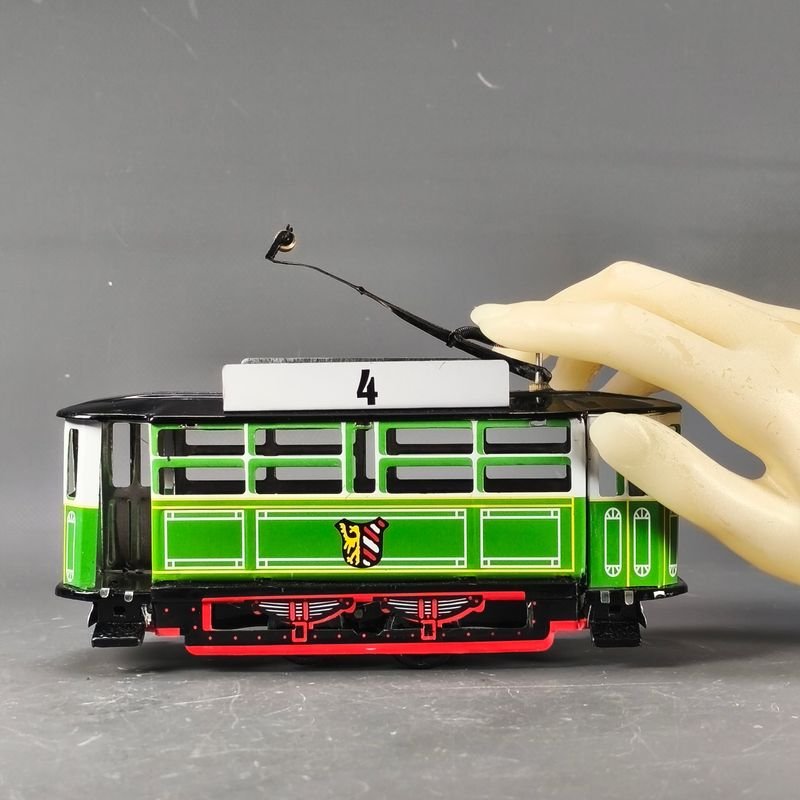 Modelo de Tranvía N°4 en Chapa a Cuerda Completo y Funcionando - imagen 5