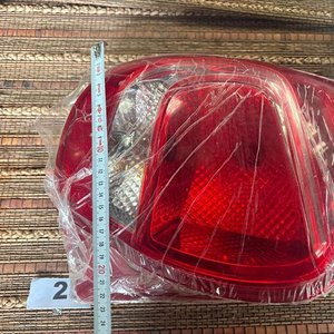 Lote de 2 Faros Traseros de Auto Rojos - imagen 4