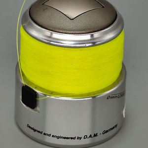 Carrete de Pesca D.A.M. Quick SPAC 940 con Nylon Amarillo - imagen 3
