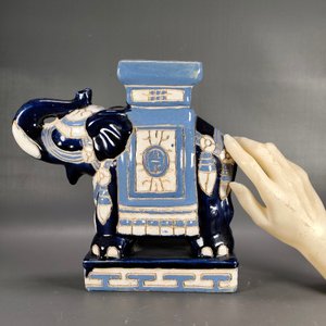 Figura de Elefante en Cerámica Esmaltada Azul y Lila - imagen 1