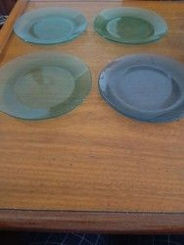 Platos de vidrio verdes decorativos - imagen 1